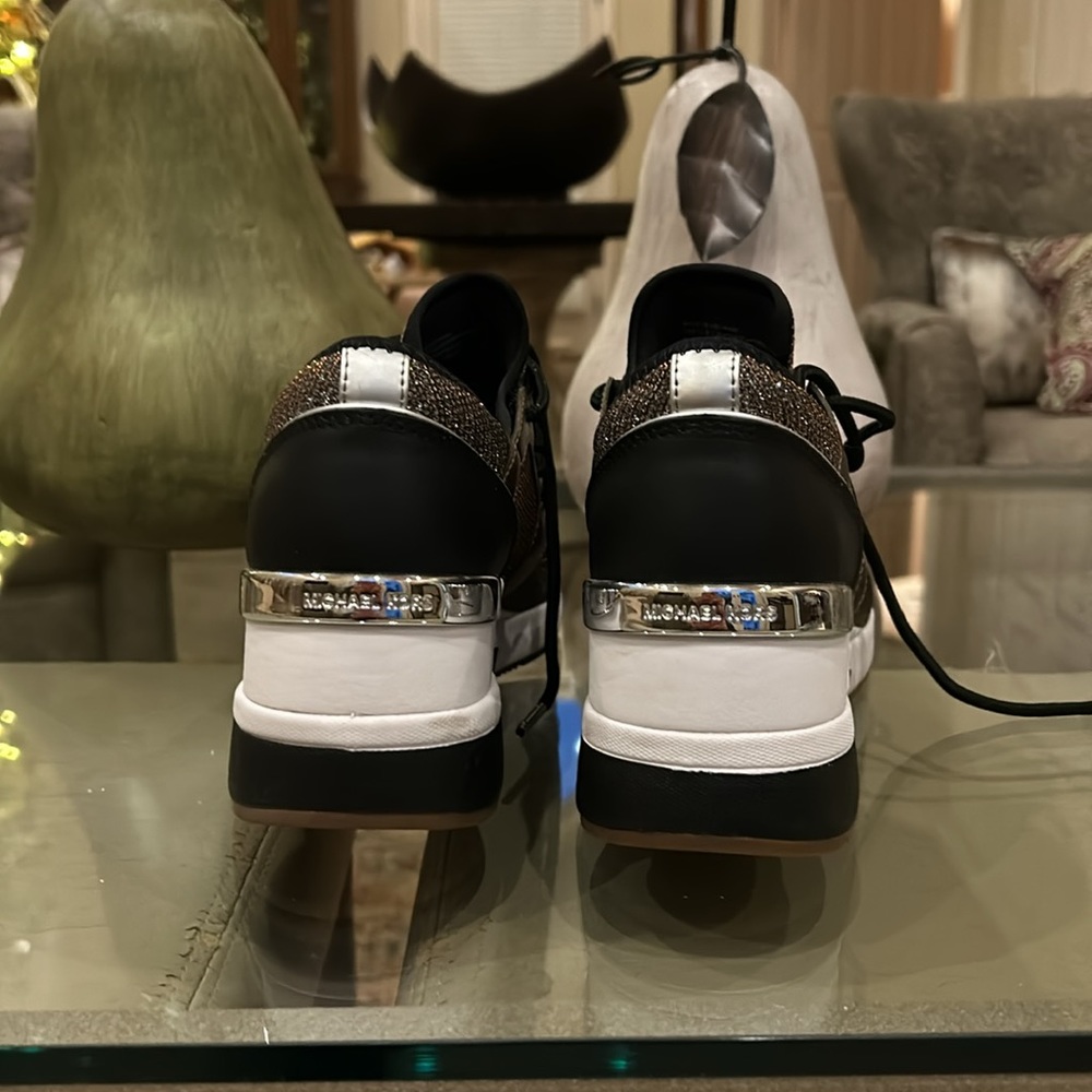 Michael Kors blinky tennis shoes - Picture 4 of 5